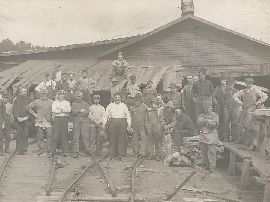 Ingraham Sawmill workers group portrait in Harrisville